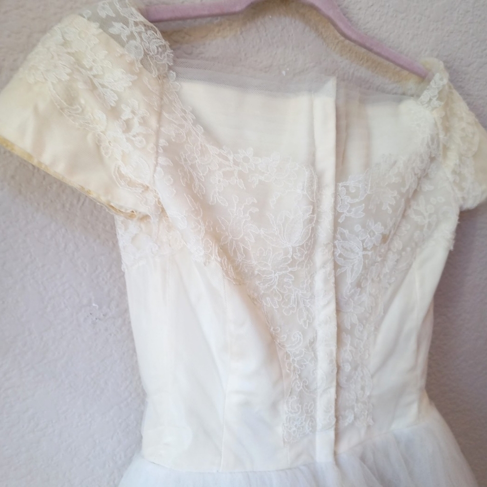 Rike's vintage 1950s stunning tulle off the shoulder tea length wedding gown - Picture 9 of 15